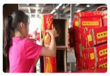 文创年货迎旺季 浙江义乌工厂24小时连轴转