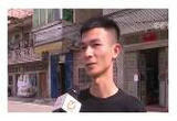 热心小伙徒手勇救坠楼男童