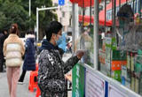 多地核酸采样屋便民服务亭等“变身”发热诊疗站