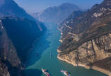 湖北宜昌：长江三峡航运忙