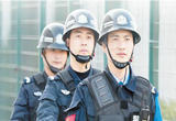 致敬奋战一线的人民警察