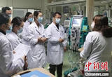 ICU里的特殊“课堂”：师生同袍坚守在抢救生命最前线