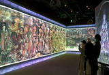 市民观赏北京法海寺壁画主题沉浸式数字艺术展