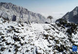云蒸雾绕 雪后贺兰山