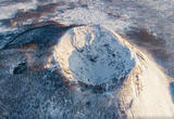 火山覆雪 静谧壮美